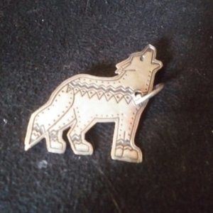 925 southwestern style vintage howling wolf brooch pin Sterling pendant